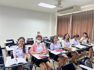 17. โครงการพัฒนาทักษะด้านภาษาอังกฤษ สำหรับนักศึกษาครู ชั้นปีที่ 3